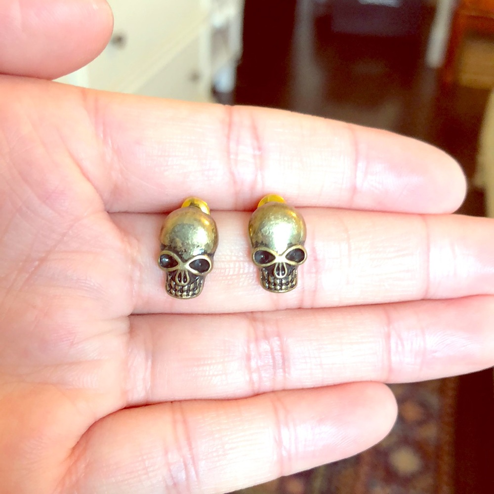 Skull earrings